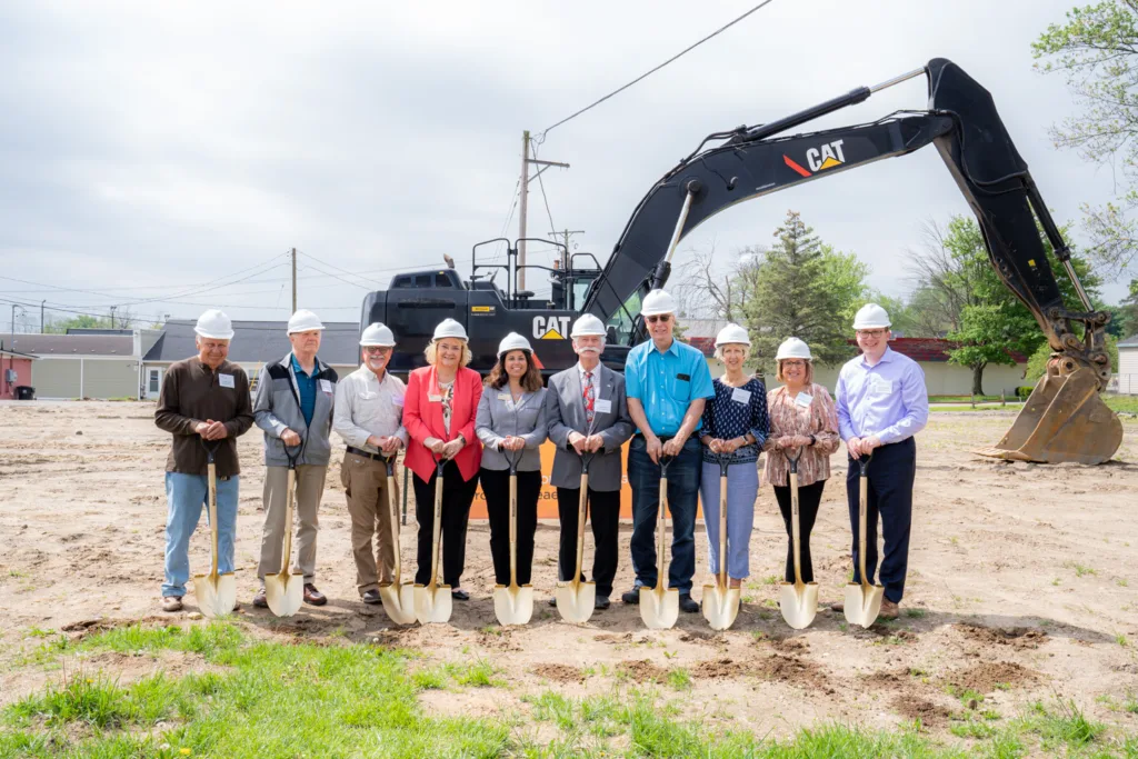 Board members and CEO for ground breaking of new building 2023